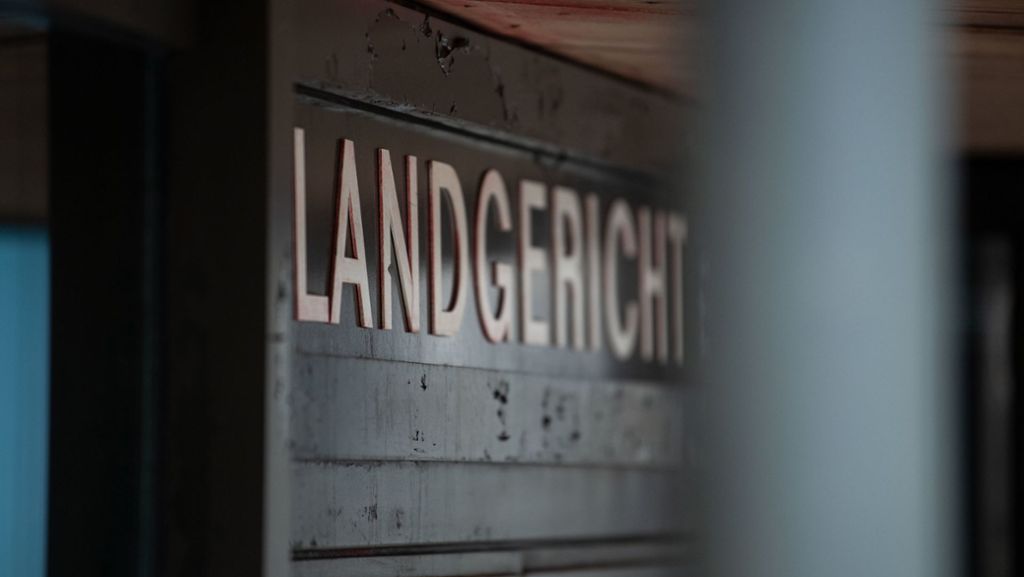 Totschlag in Sindelfinger Hochhaus vor Gericht: Elf Messerstiche zum Tod