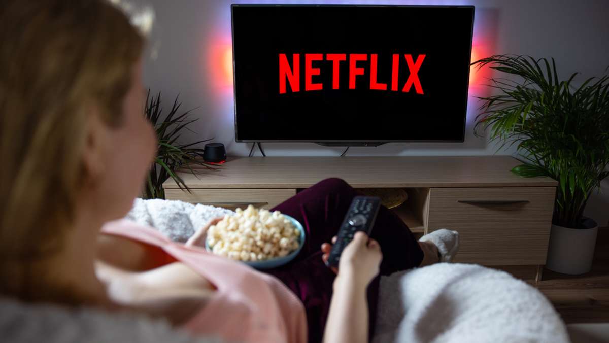 Neben Amazon Prime bringt auch der Streamingdienst-Anbieter Netflix monatlich neue Serien und Filme auf seine Plattform. Wir verraten Ihnen, auf welche Netflix-Film-Neuerscheinungen Sie sich im Februar 2022 freuen dürfen.