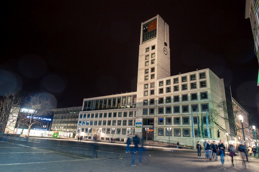 Im Stuttgarter Rathaus sind zur "Earth Hour" am Samstag die Lichter ausgeknipst worden.