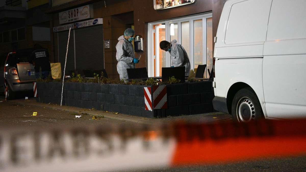  Im Mannheimer Stadtteil Waldhof werden mehrere Männer durch Schüsse verletzt. Erste Ermittlungen führen ins Rockermilieu. 