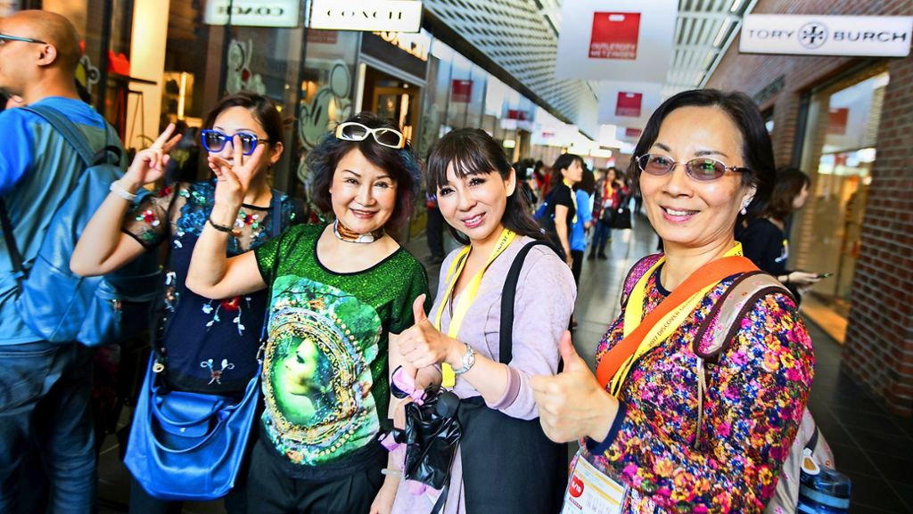 In der Region Stuttgart: Händler rüsten für chinesische Touristen technisch auf