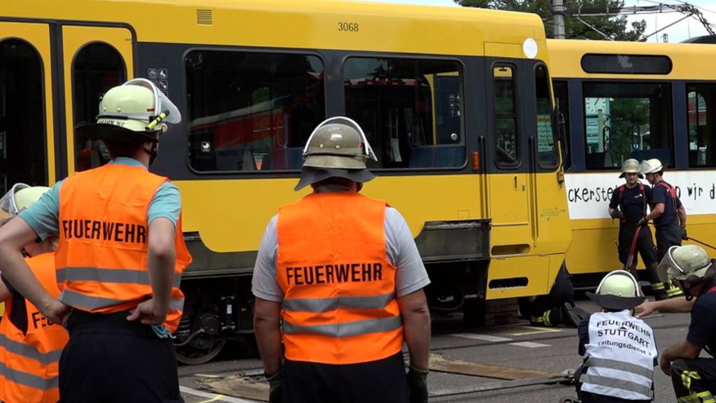Stadtbahn-Unfall in Stuttgart: Zwei verletzte Fahrer bei Stadtbahnunfall