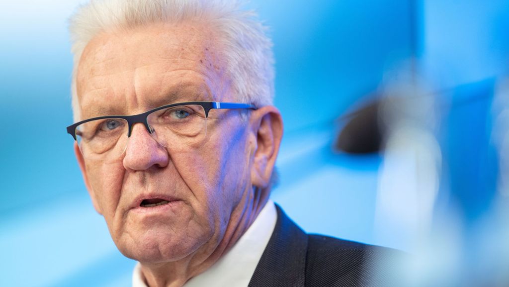  Winfried Kretschmann ist 71 Jahre alt und tritt erneut als Ministerpräsidenten-Kandidat für die Grünen an. Er ist keineswegs der Einzige, der in durchaus fortgeschrittenem Alter ein politisches Spitzenamt ausfüllen will. Ein Überblick. 