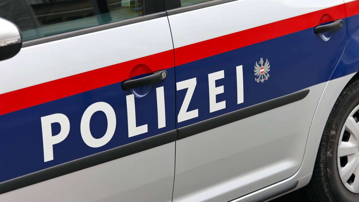 Tödlicher Unfall in Österreich: Hoflader kippt auf Bauernhof und begräbt Elfjährigen unter sich