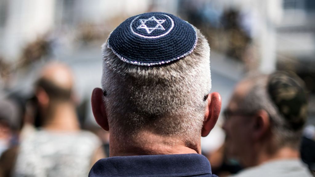 Judenhass in Deutschland: Antisemitismusbeauftragter warnt vor Tragen der Kippa