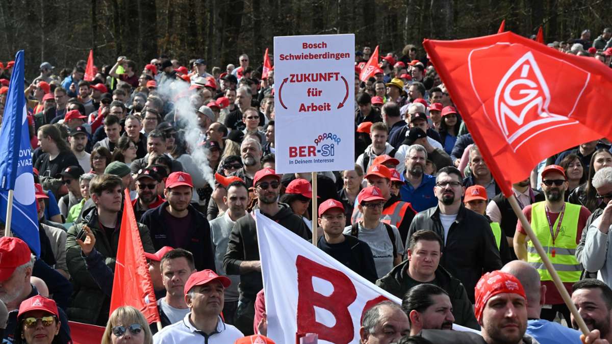 Gerlingen: 25.000 Bosch-Beschäftigte gehen gegen Stellenabbau auf die Straße