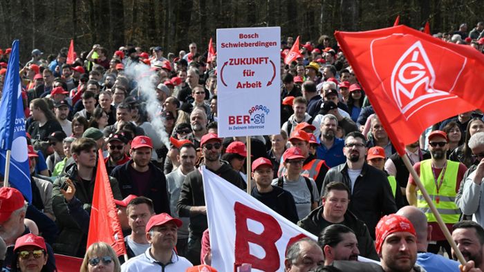 25.000 Bosch-Beschäftigte gehen gegen Stellenabbau auf die Straße
