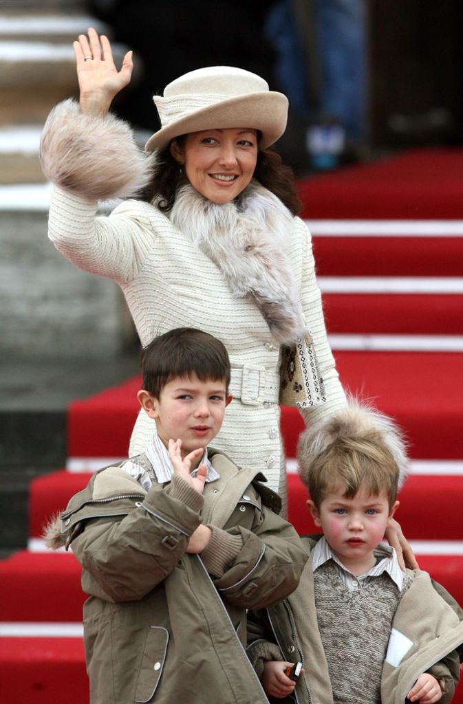 ...und dessen erster Frau Alexandra – hier 2006 mit ihren Söhnen Nikolai (links) und Felix bei der Taufe des Thronerben Prinz Christian.