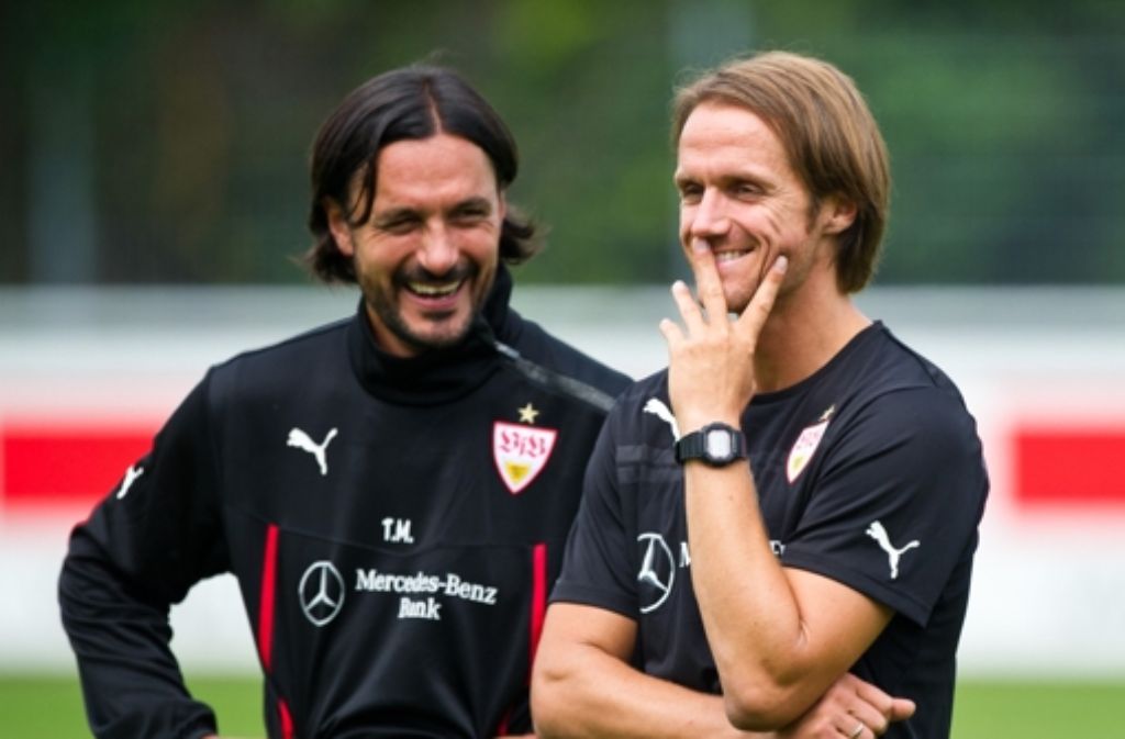 Er ist der neue Cheftrainer beim VfB Stuttgart: Thomas Schneider (r.) hat für viele Reaktionen gesorgt. In der Bildergalerie stellen wir ihn kurz vor. Foto: Baumann