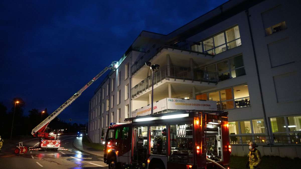 Großeinsatz der Feuerwehr in Nürtingen: Zwei Verletzte bei Brand in Seniorenheim