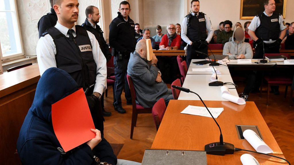 Landgericht Ellwangen: Tumulte im Gerichtssaal bei Prozess um Dreifachmord
