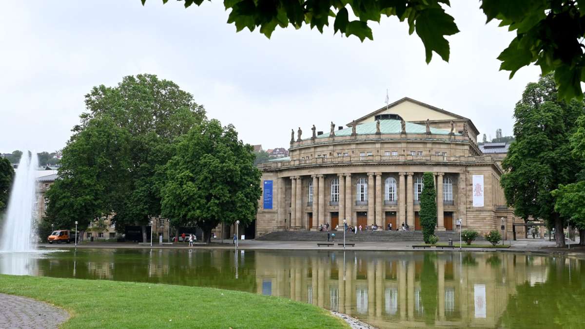 Neujahrskonzert 2022: Das Staatsorchester Stuttgart setzt auf Nostalgie