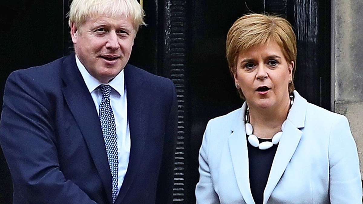  In London stellt sich die Frage, ob die nationale Atomstreitkraft aus dem schottischen Hafen Faslane nach Frankreich oder die USA verlegt werden könnte – falls Schottlands Nationalisten ihr Land in die Unabhängigkeit führen. 