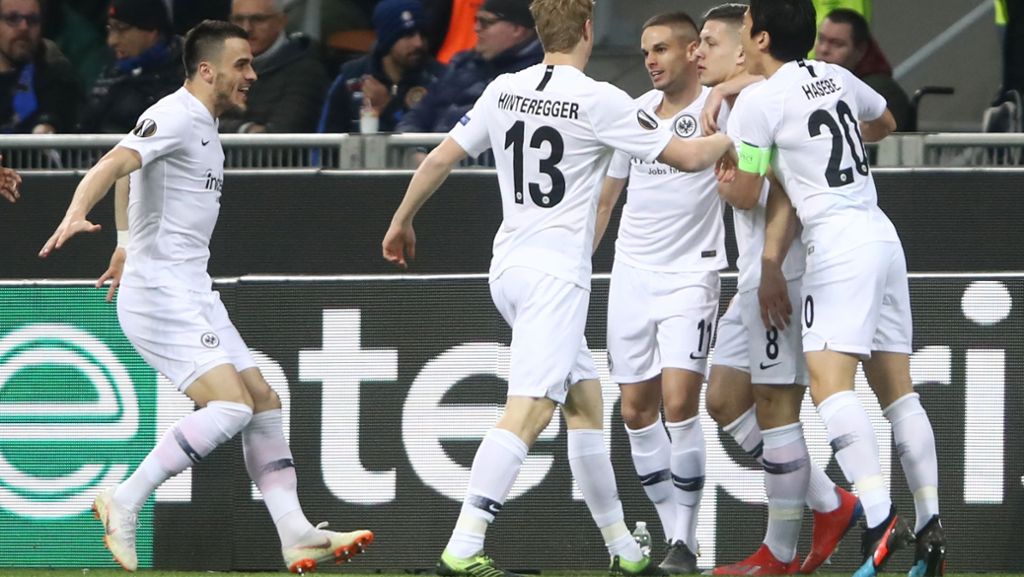  DFB-Pokalsieger Eintracht Frankfurt trifft im Viertelfinale der Fußball-Europa-League auf den portugiesischen Rekordmeister Benfica Lissabon. 