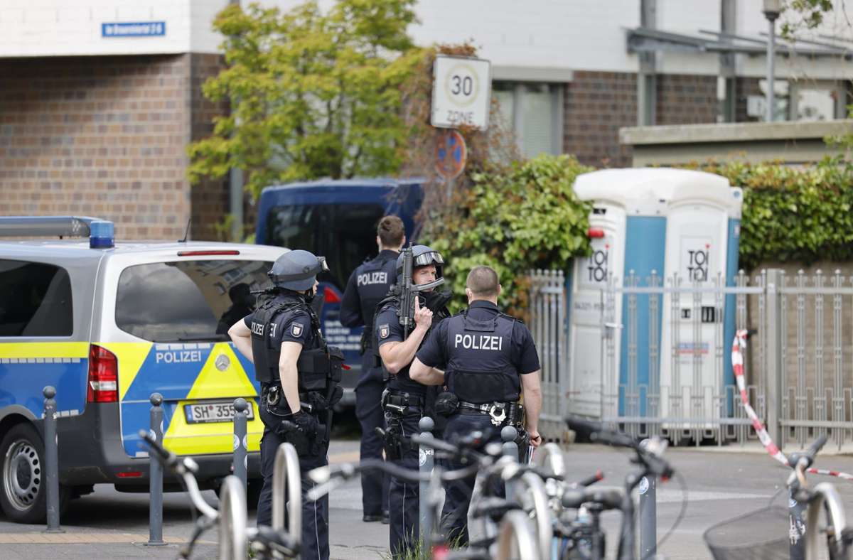 Nach den Schüssen in Dänischenhagen hat die Polizei auch das Brauereiviertel in Kiel abgeriegelt.