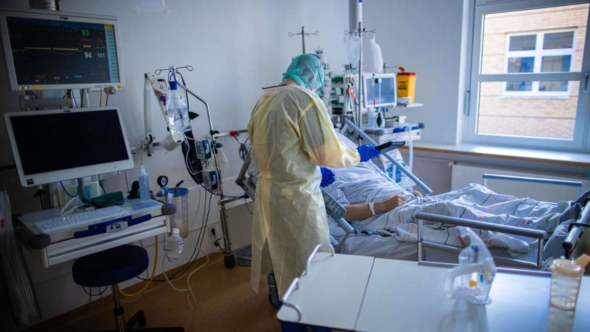 Coronavirus und Uniklinik Heidelberg: Covid-19-Patienten zur Entlastung nach Stuttgart gebracht