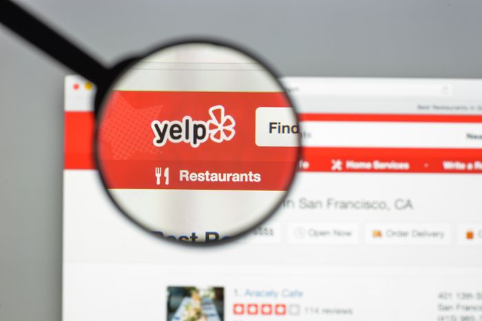 Yelp: Spam-Kommentare löschen als Job