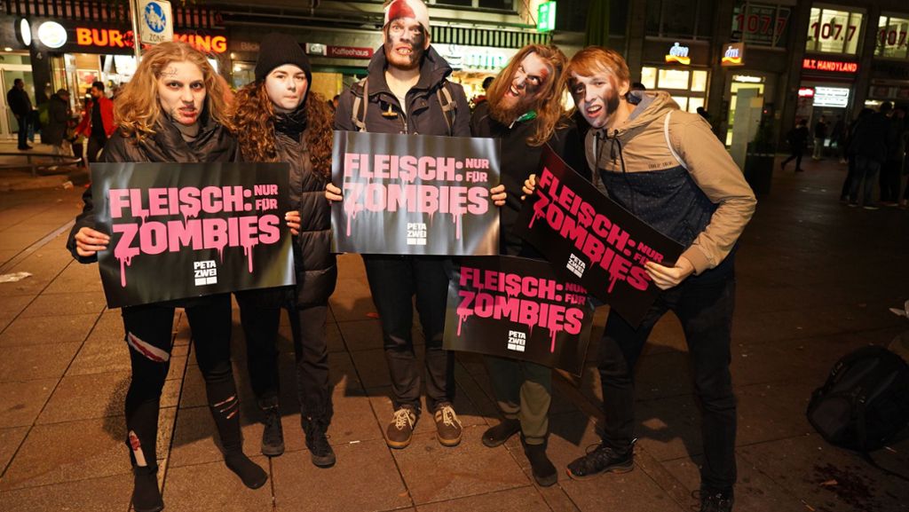 Peta-Aktion in Stuttgart: Blutiger Zombie-Protest auf der Königstraße