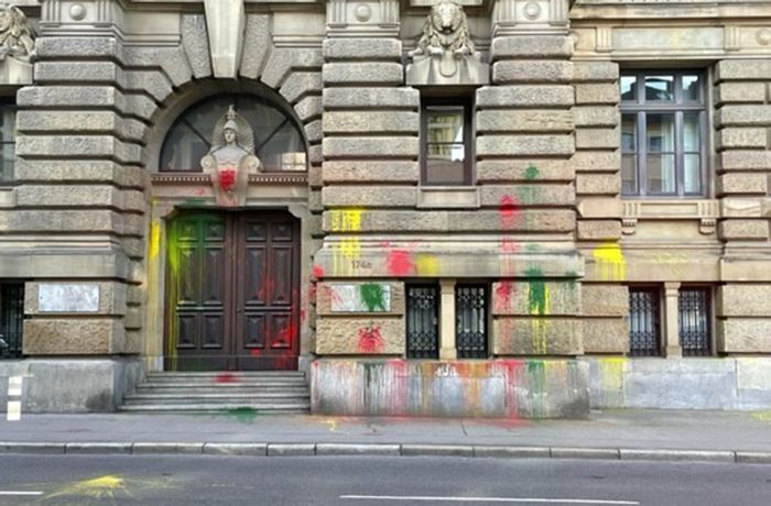 Allianz in Stuttgart: Farb-Attacke hinterlässt weiterhin Spuren