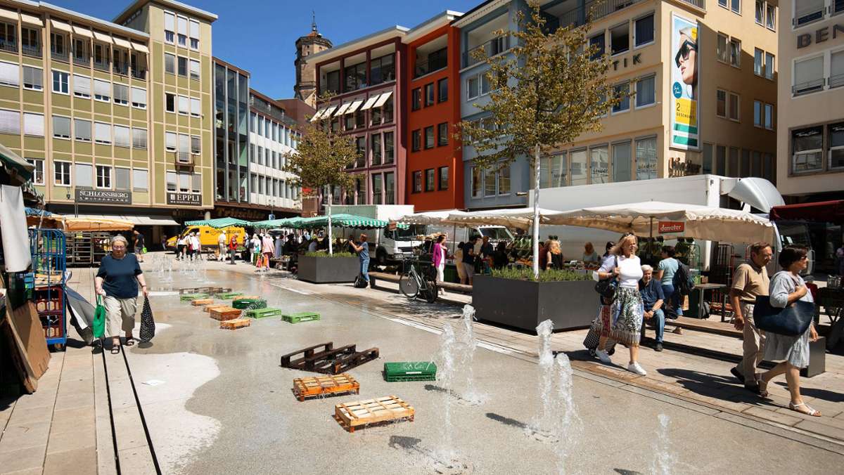 Marktplatz in Stuttgart: Marktbeschicker: Das war der Grund für die Wasser-Blockade am Dienstag