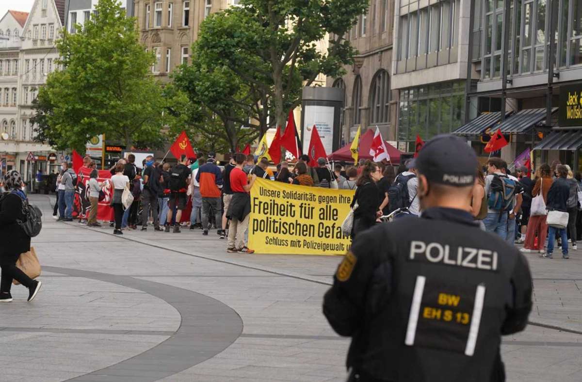 Das Antifaschistische Aktionsbündnis Stuttgart und Region (AABS) hatte dazu aufgerufen.