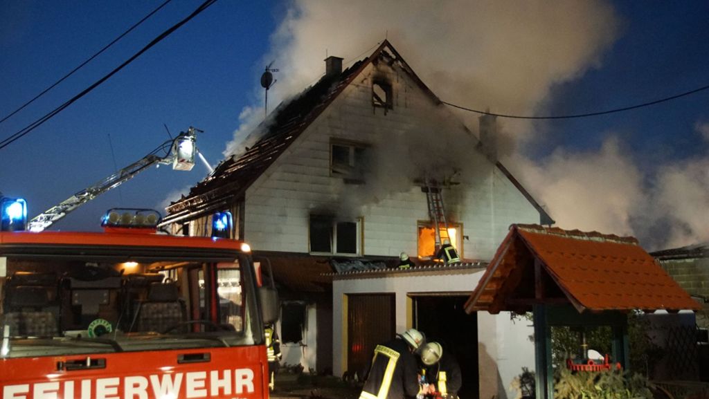 Brand in Weilheim an der Teck: Wohnhaus steht in Flammen
