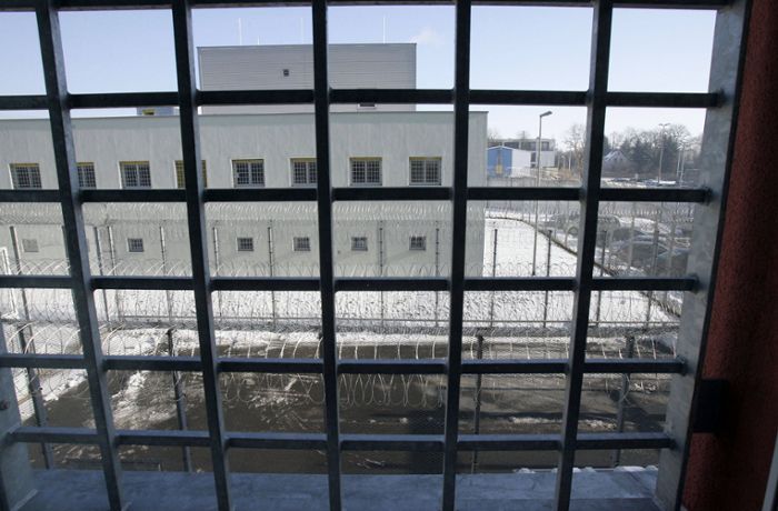 Sex mit Gefangener – Prozess gegen JVA-Beamten beginnt neu