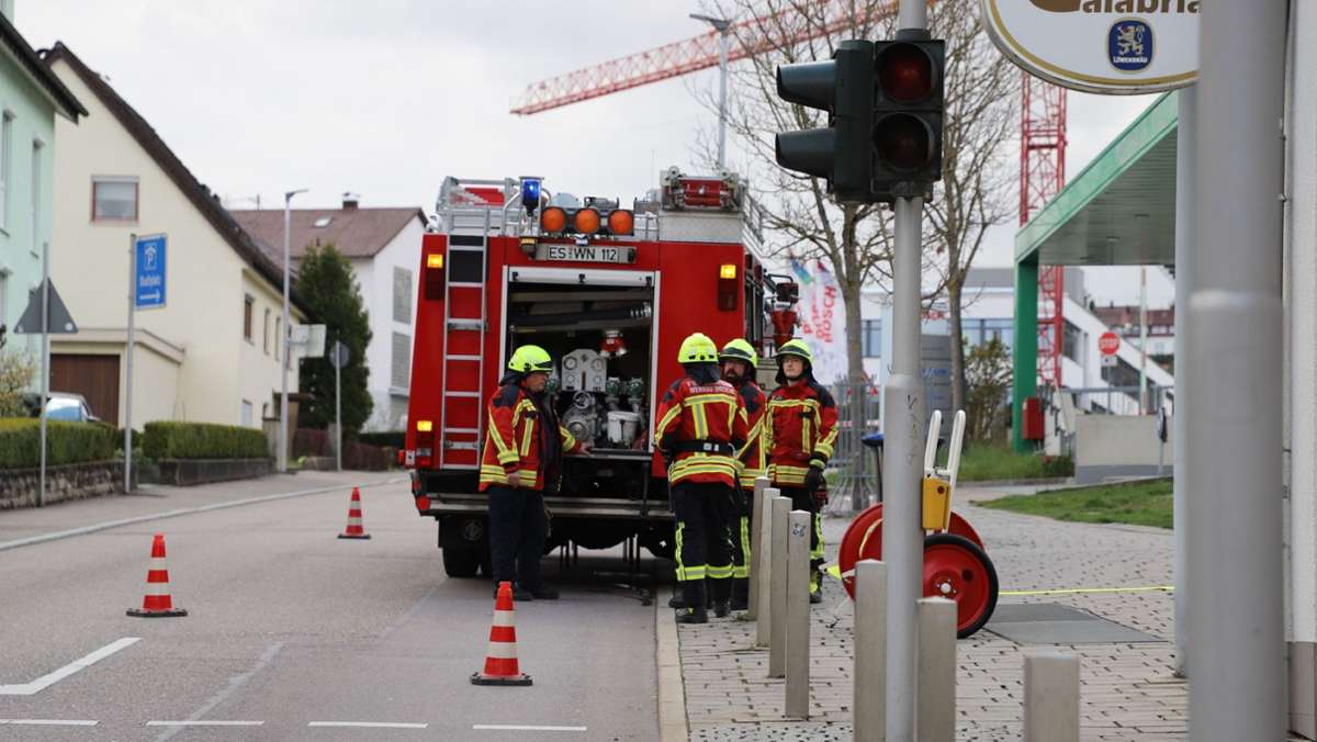 Feuerwehreinsatz in Wernau: Jugendlicher setzt versehentlich Küche in Brand – 20.000 Euro Schaden