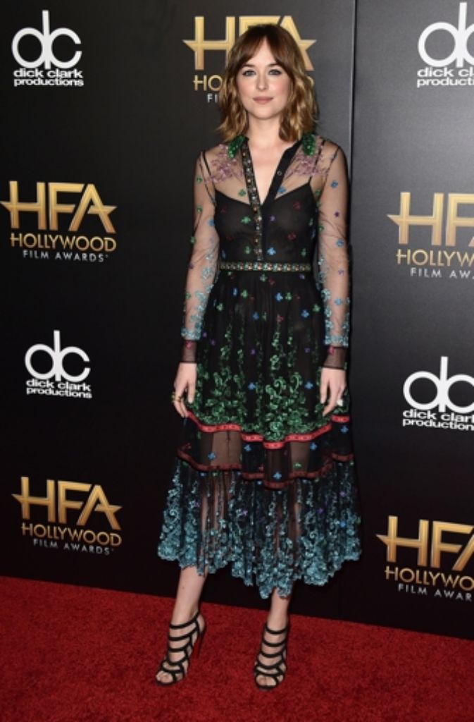 Dakota Johnson, die Hauptdarstellerin aus „Fifty Shades of Grey“, zeigte sich ebenfalls auf dem roten Teppich.