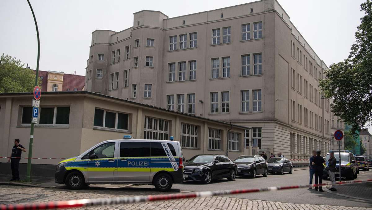 Gymnasium in Bremerhaven: Schüsse an einer Schule  –  eine verletzte Person