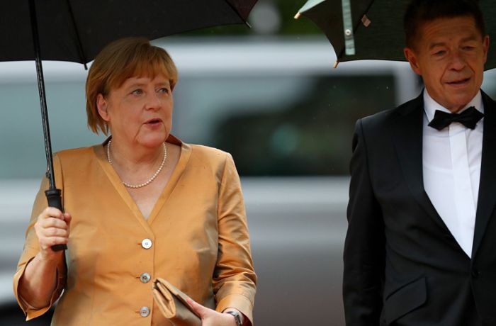 Angela Merkel und Horst Seehofer auf dem roten Teppich