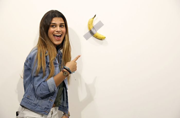 Künstler verspeist 120.000 Dollar teure Banane