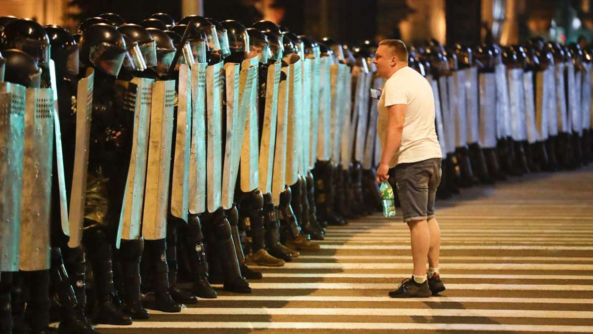 Ausschreitungen in Belarus: Sicherheitskräfte setzen Schusswaffen gegen Demonstranten ein