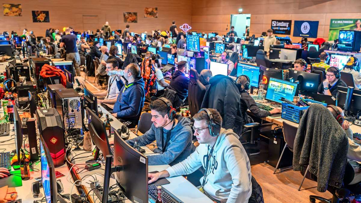 LAN-Party in Salach: Gamer machen die Nacht zum Tag