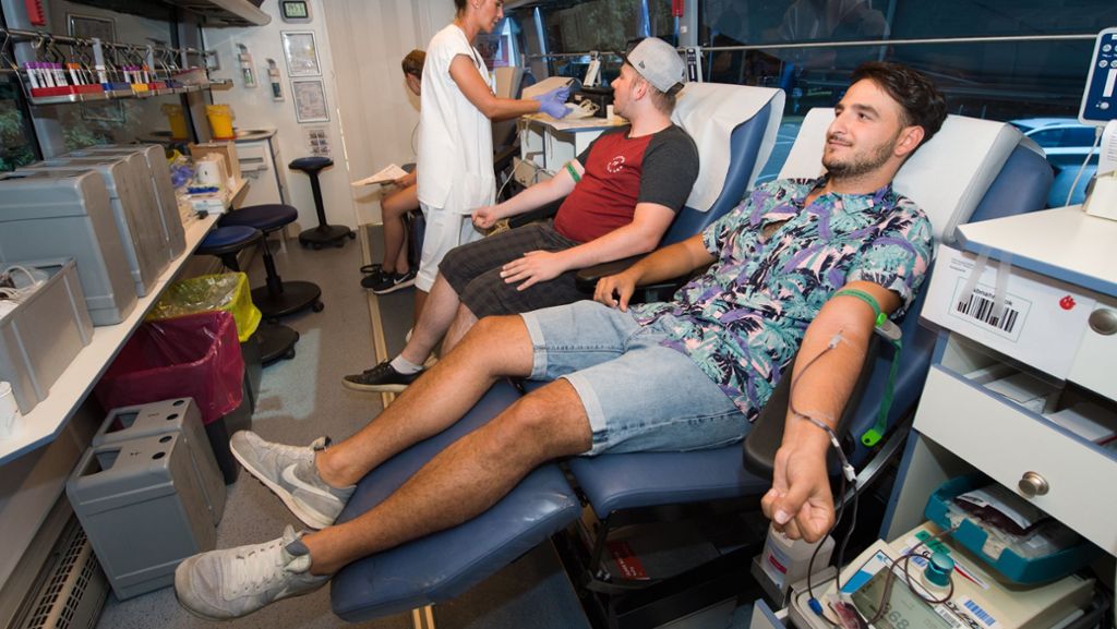 Aktion am Fernsehturm in Stuttgart: Blutspendenbus wartet auf Spender