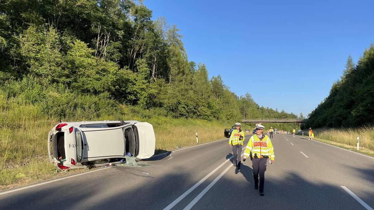 Unfall  auf der B 464 bei Böblingen: Fiat-Fahrer gerät auf die Gegenspur