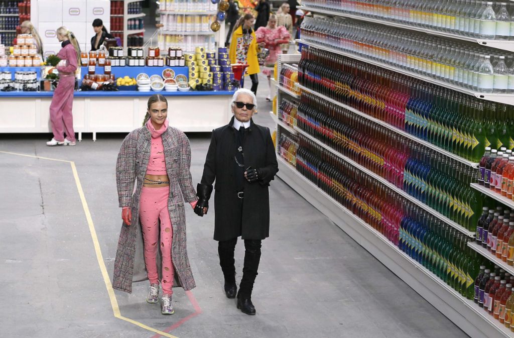 Im März 2014 verwandelte Lagerfeld das Pariser Grand Palais in einen Chanel-Supermarkt.