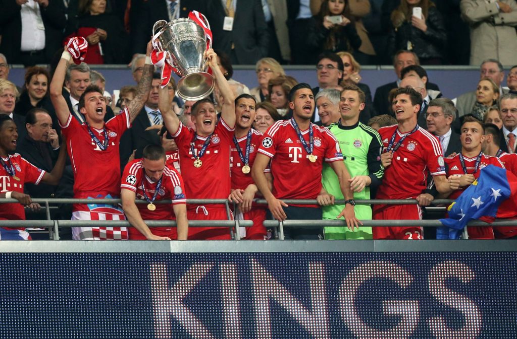 Mit den Bayern spielt sich Gómez währenddessen von einem Sieg zum nächsten. 2013 feiern die Bayern das Triple: Sie gewinnen die Champions League, werden DFB-Pokalmeister und Deutscher Meister.