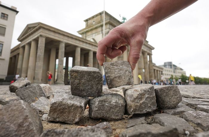 Kampf um die Mauer in Berlin