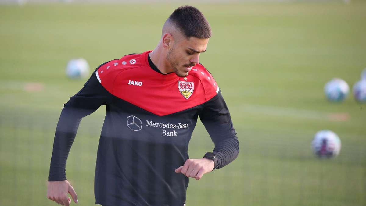  Abwehrspieler Konstantinos Mavropanos musste sich jüngst einer Meniskus-Operation unterziehen. Jetzt äußert sich der Neuzugang des VfB Stuttgart erstmals zum schweren Weg zurück ins Team. 