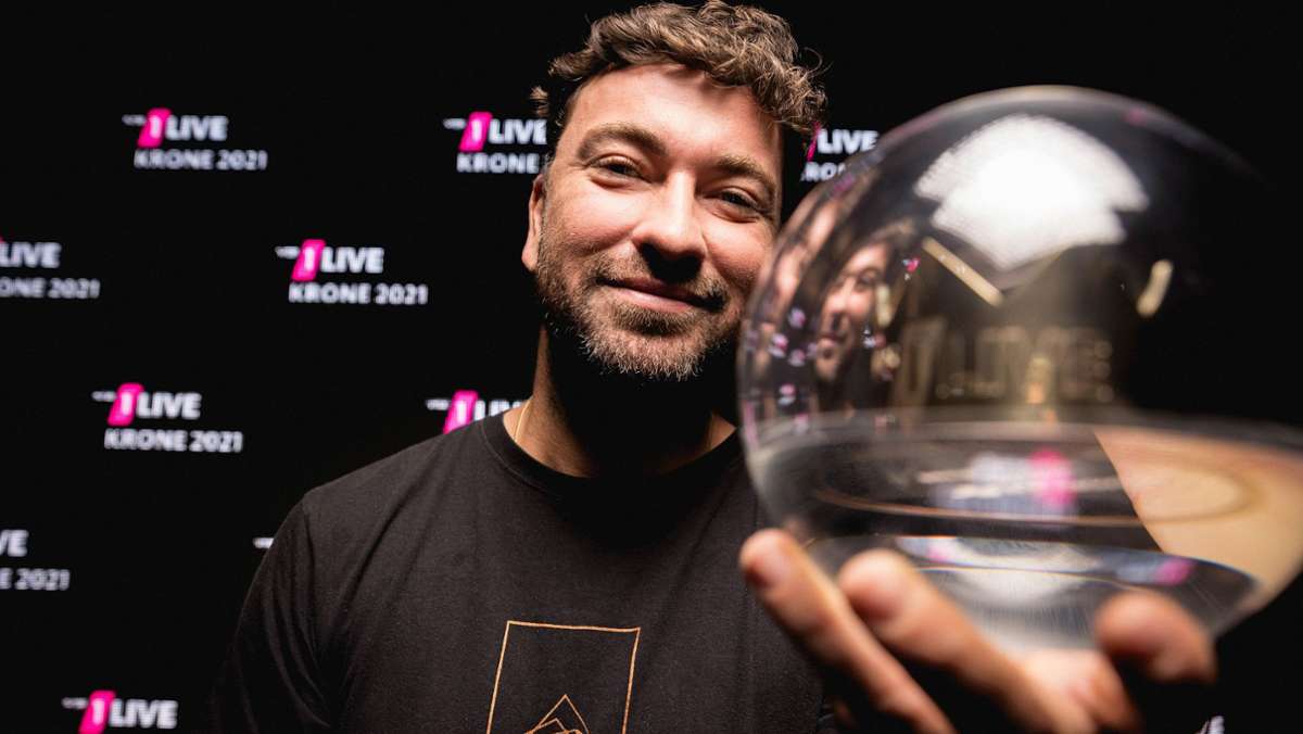  Die diesjährigen Gewinner des Musikpreises „1 Live Krone“ stehen fest. Wegen der Coronapandemie werden die Auszeichnungen auch 2021 wieder nur im Radio vergeben. 