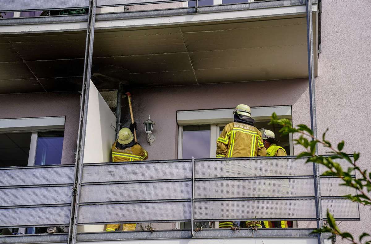 Nachdem die Feuerwehrleute den Brandherd überprüft hatten, konnten die Bewohner wieder in ihre Wohnungen zurück.