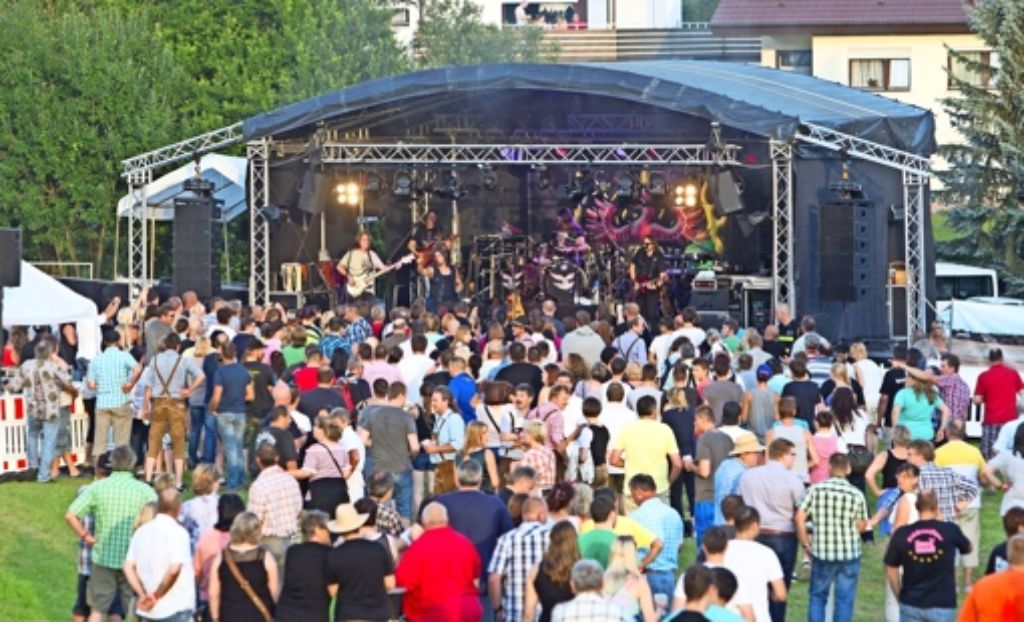 1600 Besucher feiern auf dem Reichenbacher Festplatz Foto: Rudel/Hass