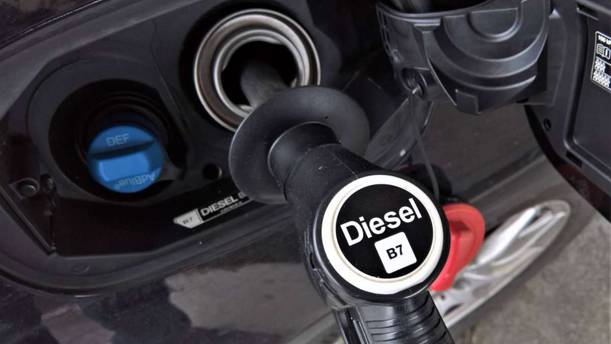 Parkplatz bei Pleidelsheim: Diebe zapfen hunderte Liter Diesel ab