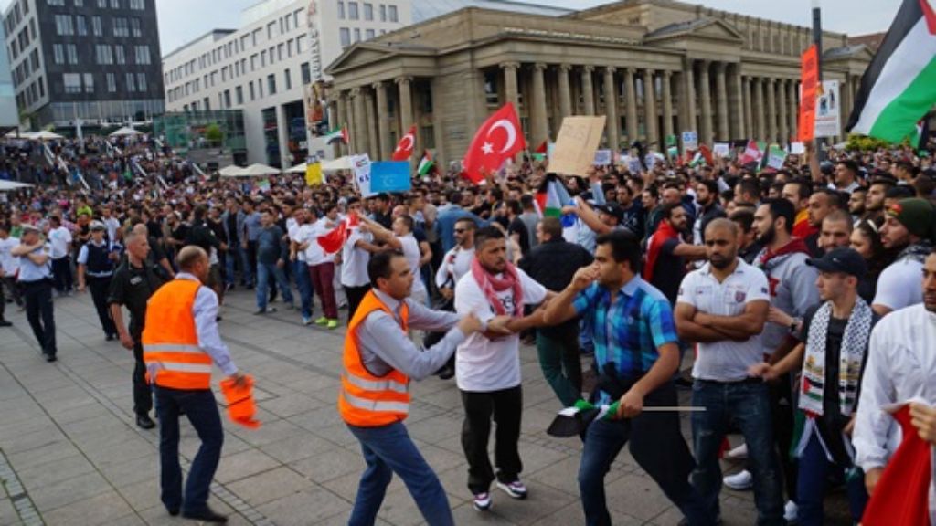 Free-Palästina-Demo in Stuttgart: Ausschreitungen auf dem Schlossplatz