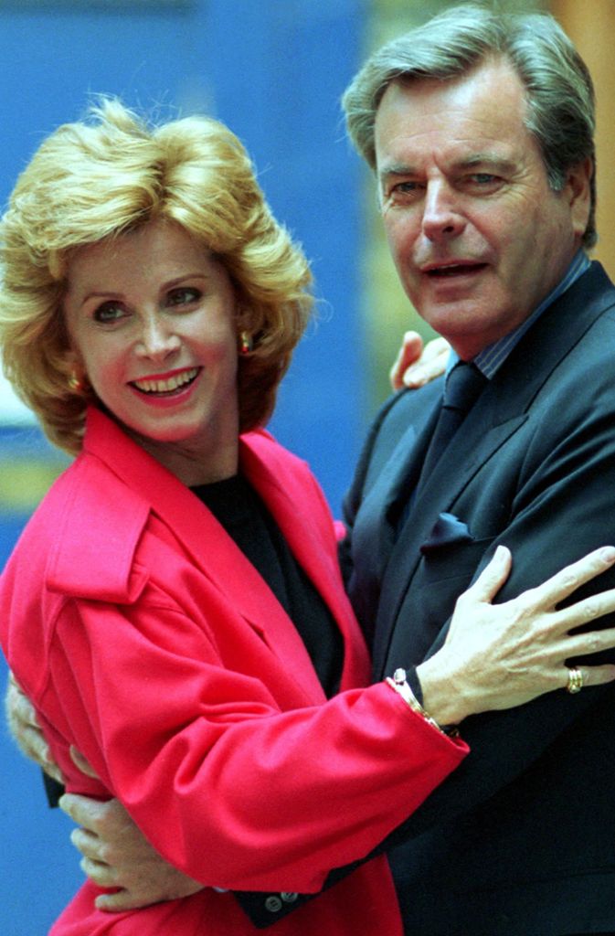 Stephanie Powers und Robert Wagner gehören als das Millionärs-Ehepaar Hart aus der Serie „Hart aber herzlich“ ebenfalls zum festen Inventar des TV-Vorabendprogramms der 80er Jahre.