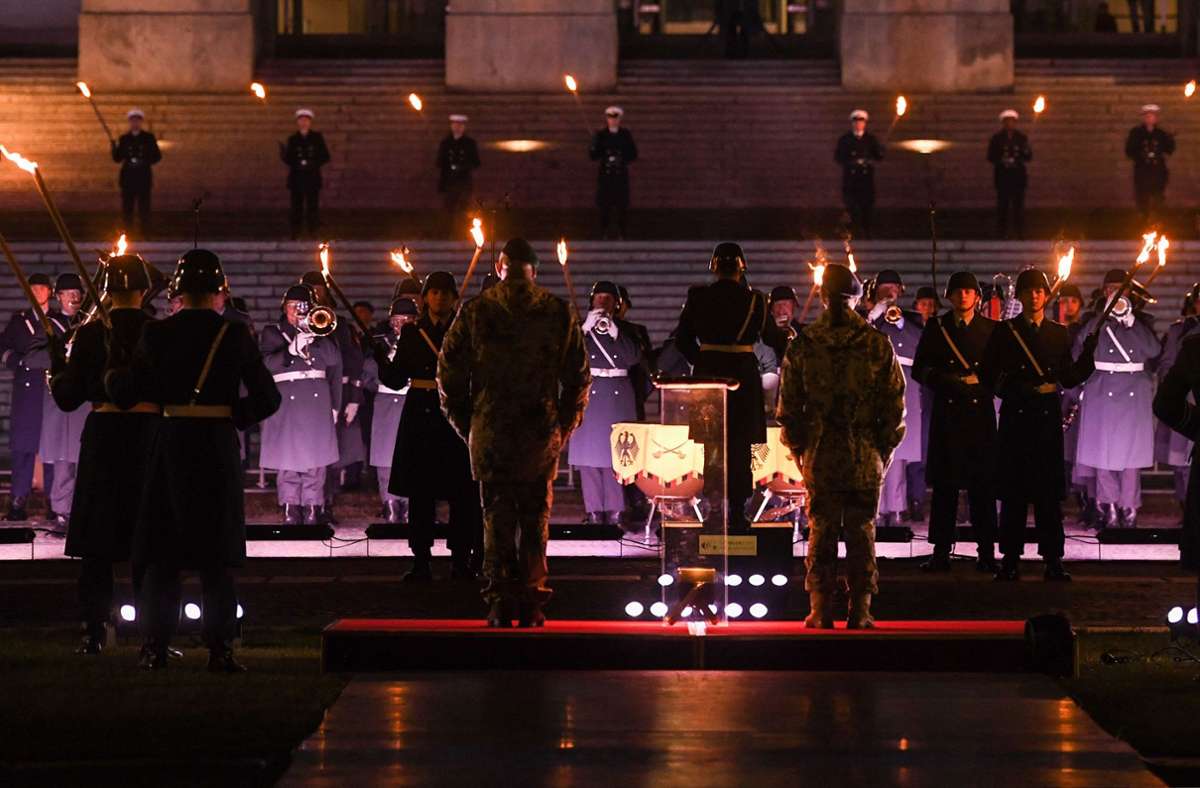 Bei dem Gedenkakt wurde auch der 59 Soldaten gedacht, die in den vergangenen 20 Jahren in Afghanistan ihr Leben ließen.