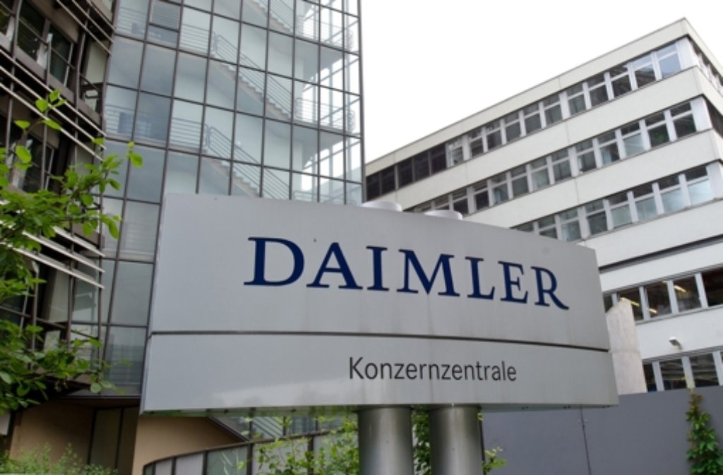 9. Oktober: Der Stuttgarter Autobauer Daimler verliert im Rechtsstreit um eine SWR-Reportage über Werkverträge. Das Stuttgarter Landgericht weist die Unterlassungsklage ab. Daimler legt im November Berufung ein. Hier geht es zum Artikel von damals.