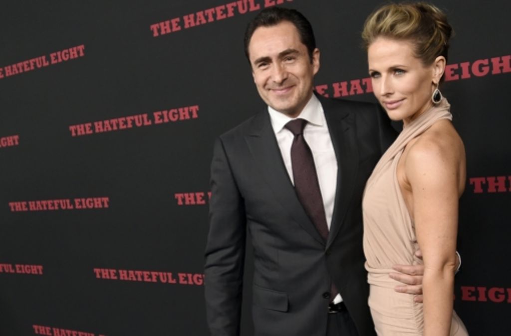 Demian Bichir hielt Stefanie Sherk auf dem roten Teppich der Premiere von Tarantinos „The Hateful Eight“ in Los Angeles im Arm.