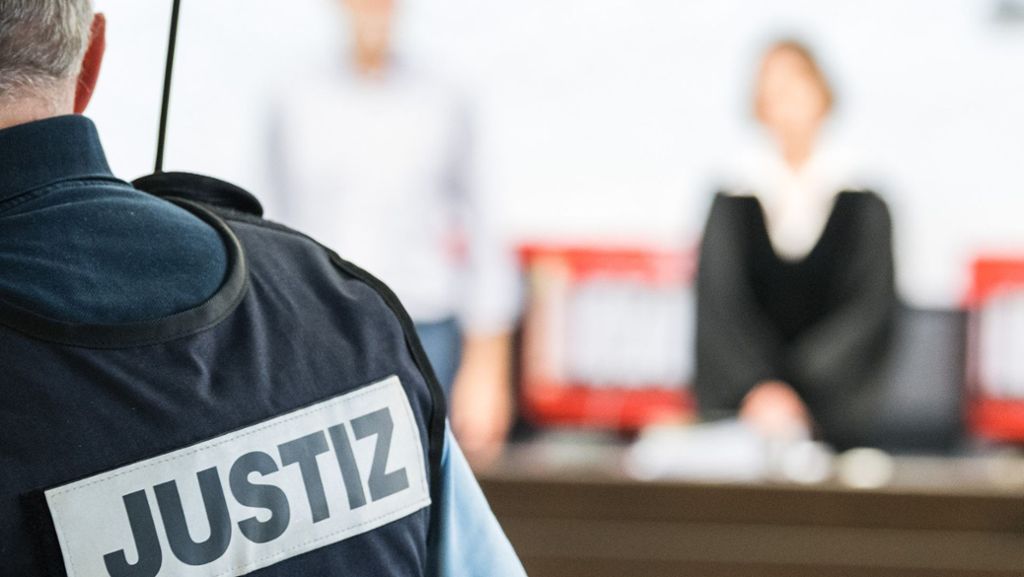 Landgericht Stuttgart: Tankstelle und Kiosk überfallen: Räuber ringt sich zu Geständnis durch